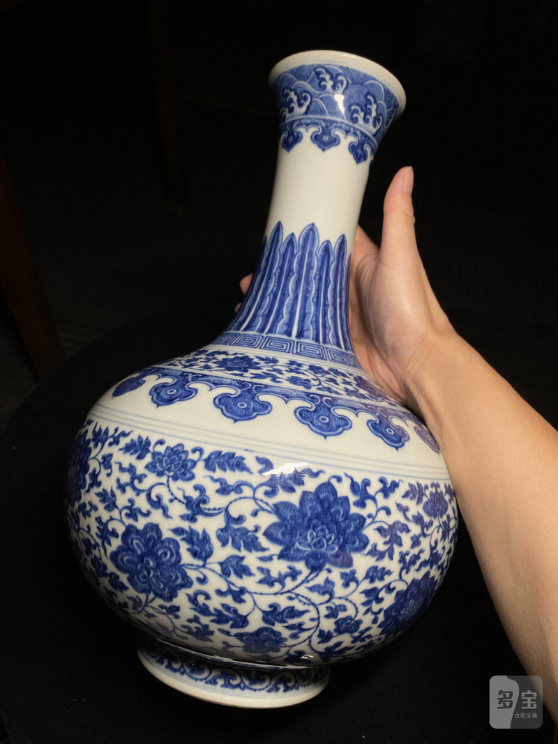 清道光 青花缠枝莲纹玉堂春瓶 - 图10